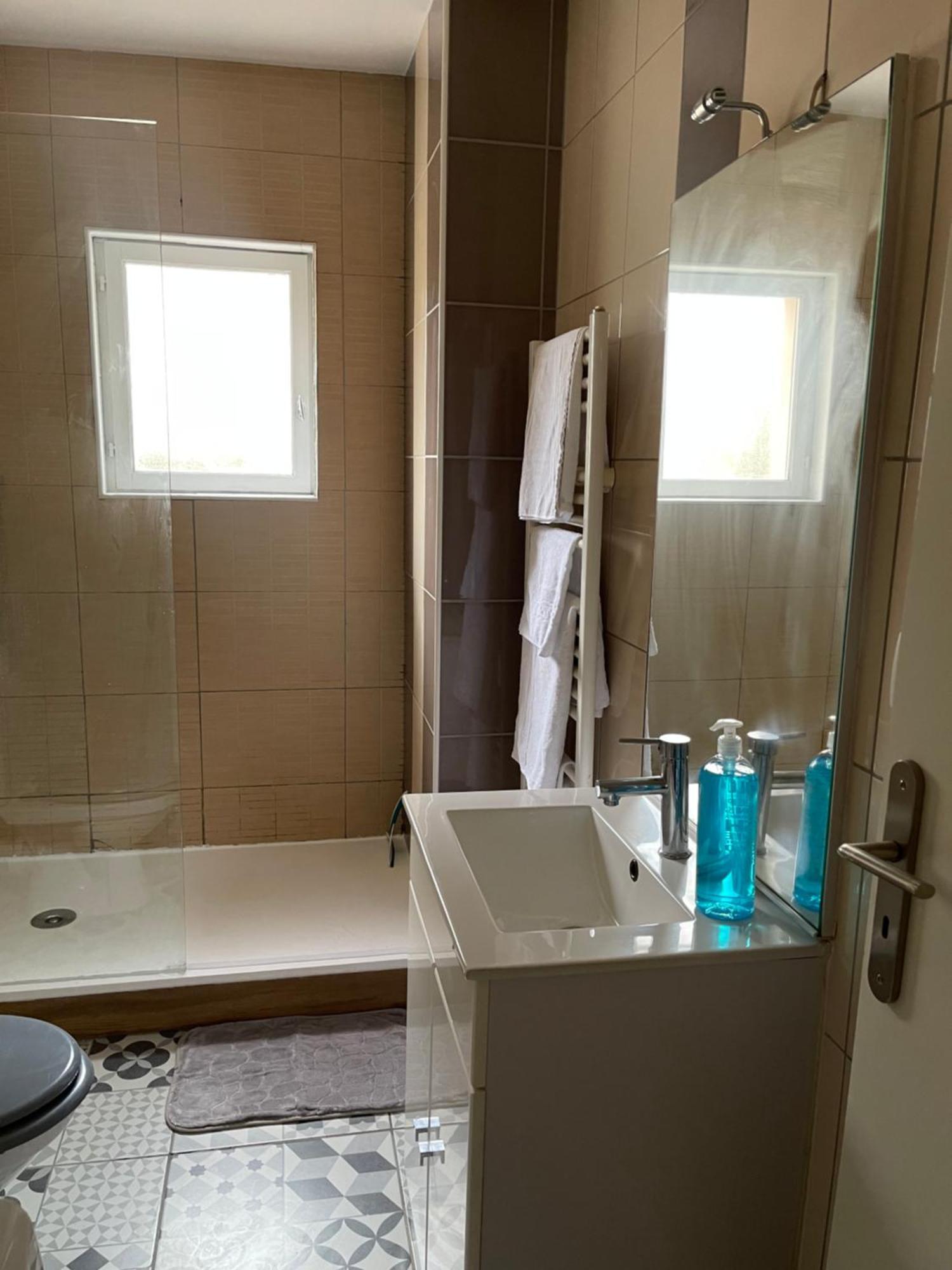 Hexagone Wifi Un Sejour A Part Apartment Longeville-les-Metz Luaran gambar