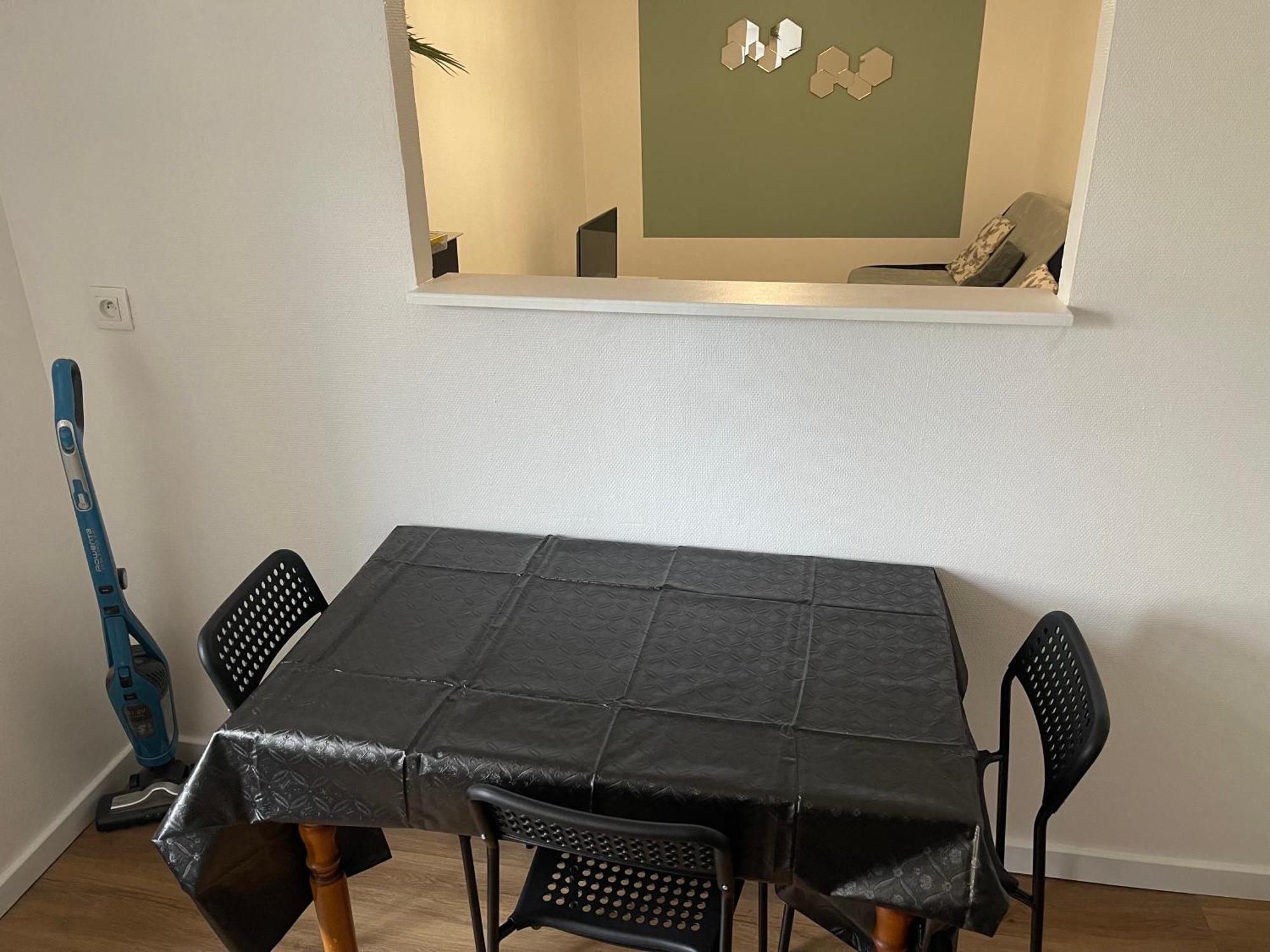 Hexagone Wifi Un Sejour A Part Apartment Longeville-les-Metz Luaran gambar